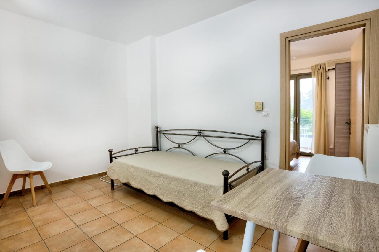 Achilli Apartments Скирос Экстерьер фото