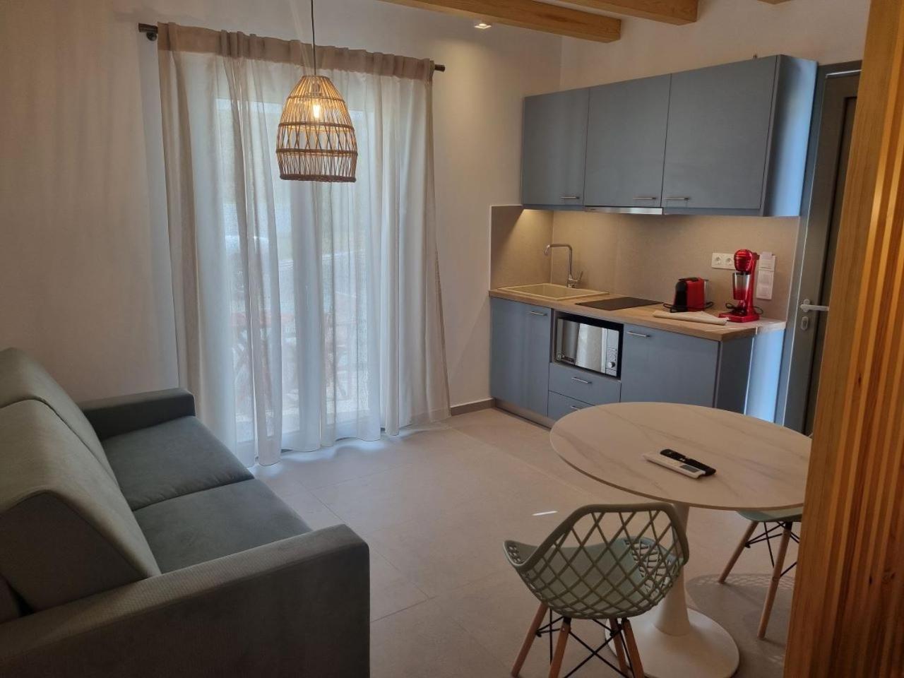 Achilli Apartments Скирос Экстерьер фото